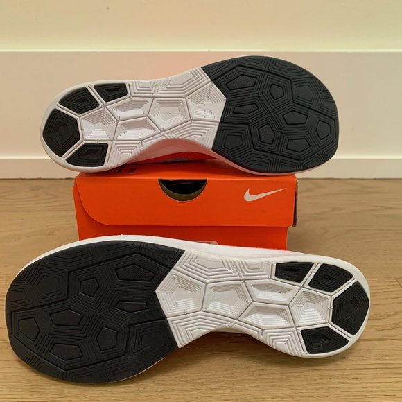 Nike Vaporfly 4% (High end with carbon plate) - Picture 4 of 4